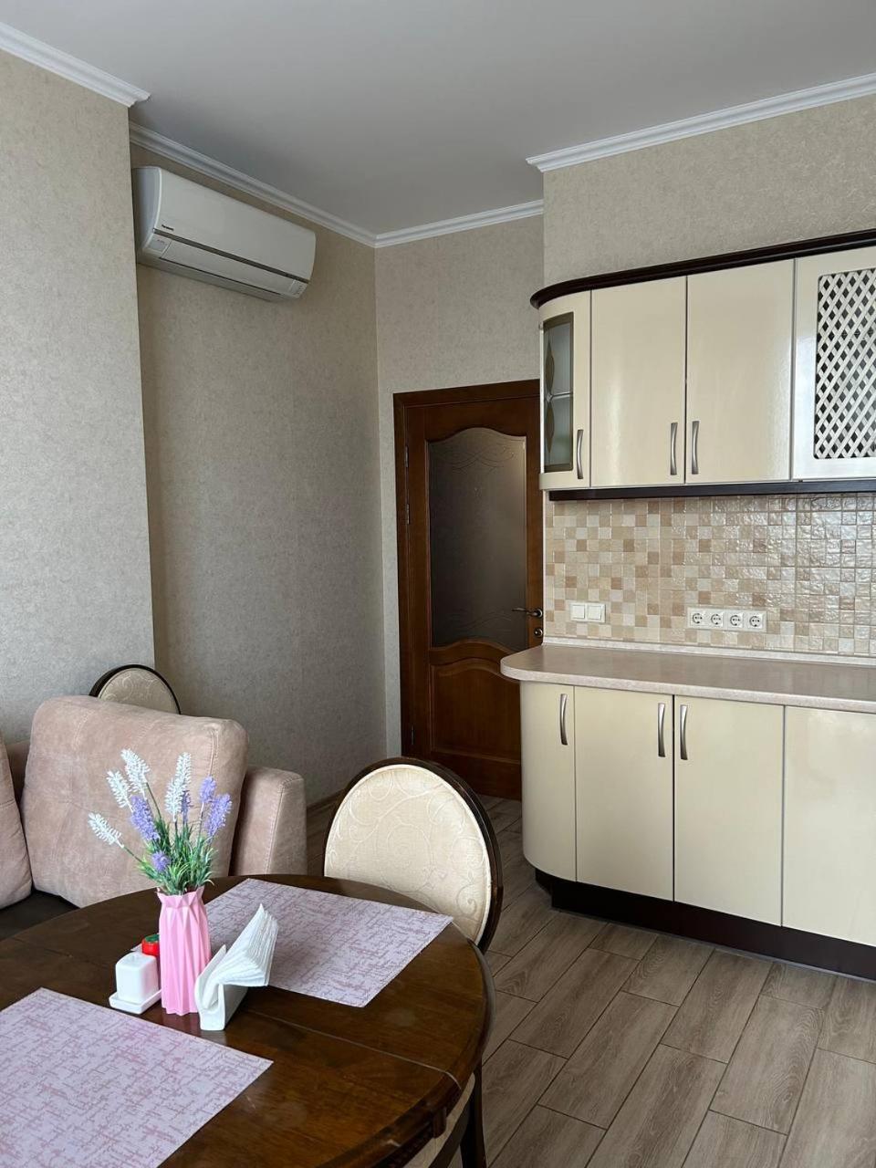 Apart Assistant On Smart Plaza Kiev Extérieur photo